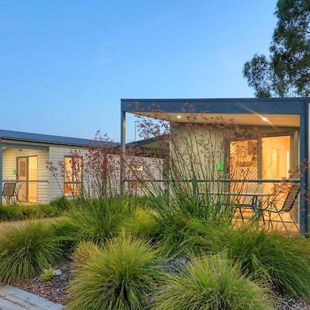 Yarrawonga Riverlands Tourist Park ภายนอก รูปภาพ