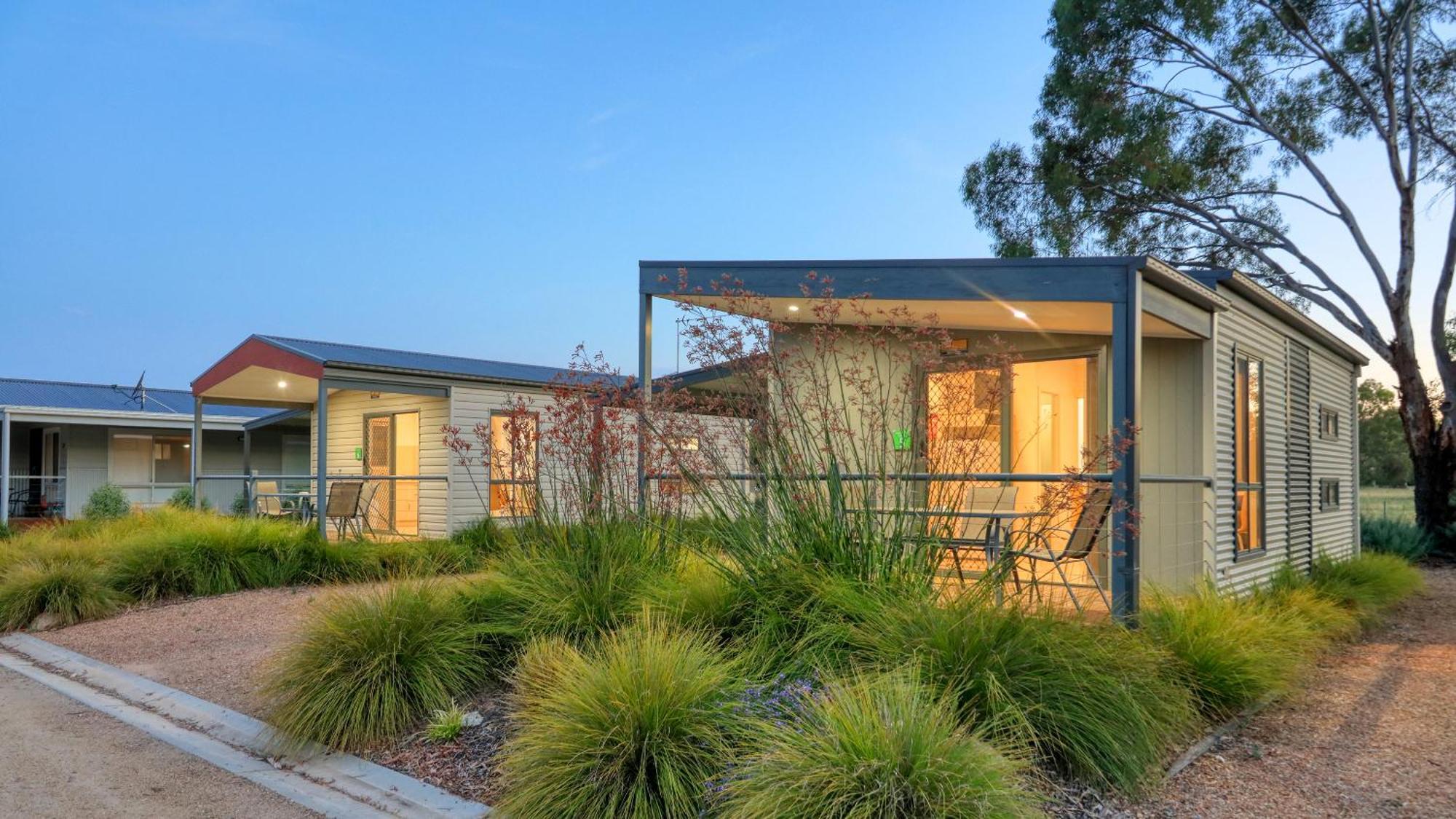 Yarrawonga Riverlands Tourist Park ภายนอก รูปภาพ